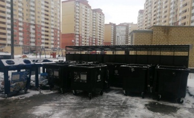 На улице Андрея Белого дом 1 в Балашихе, построили новую контейнерную площадку